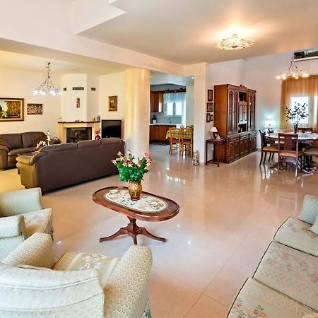 Art Antique Deluxe Villa Ierápetra Екстериор снимка